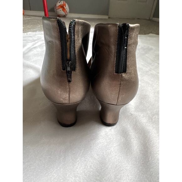 Enzo Angiolini Gold Heel Booties Clog Style Cosplay 8.5 - Picture 3 of 5